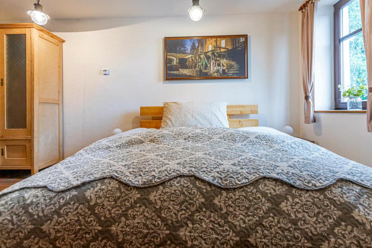 Buskovsky Mlyn 1580 Dolní Bousov Exterior foto