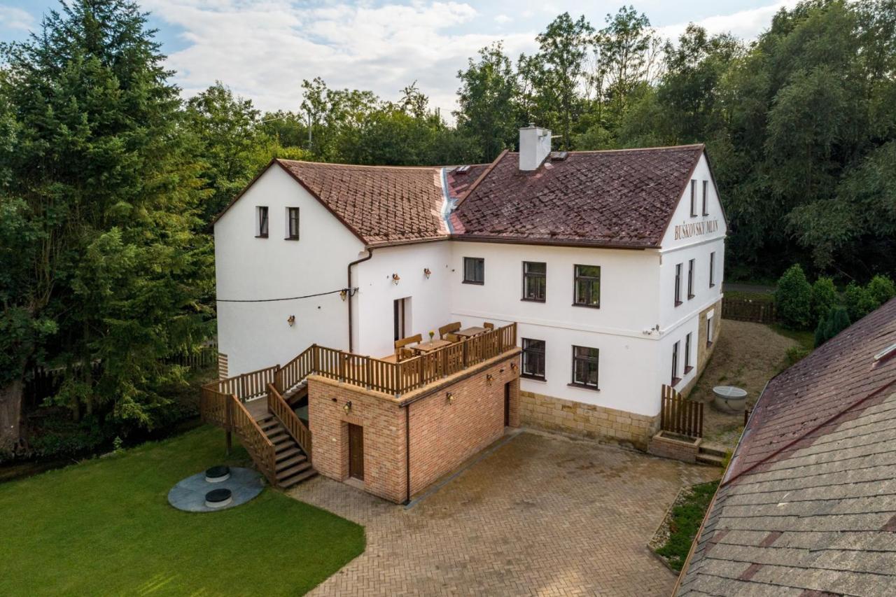Buskovsky Mlyn 1580 Dolní Bousov Exterior foto