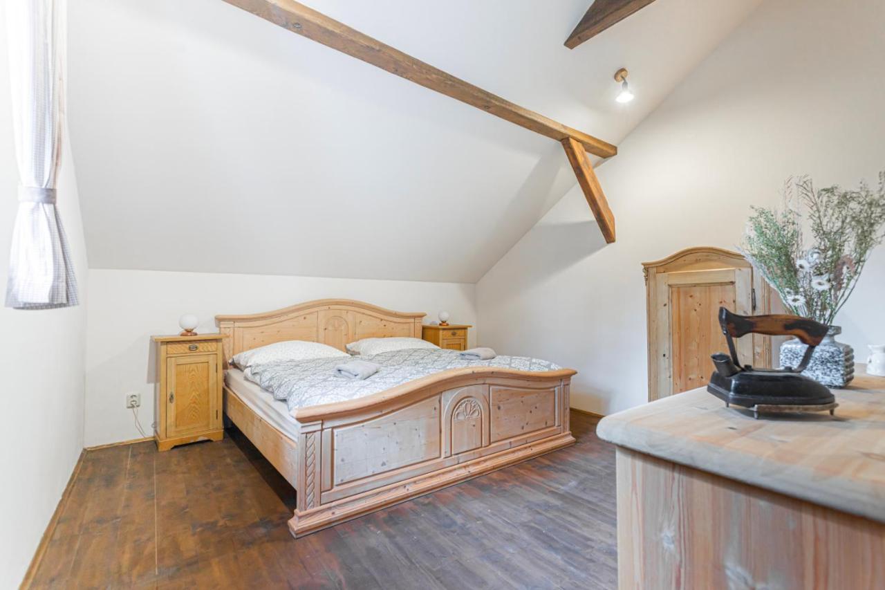 Buskovsky Mlyn 1580 Dolní Bousov Exterior foto