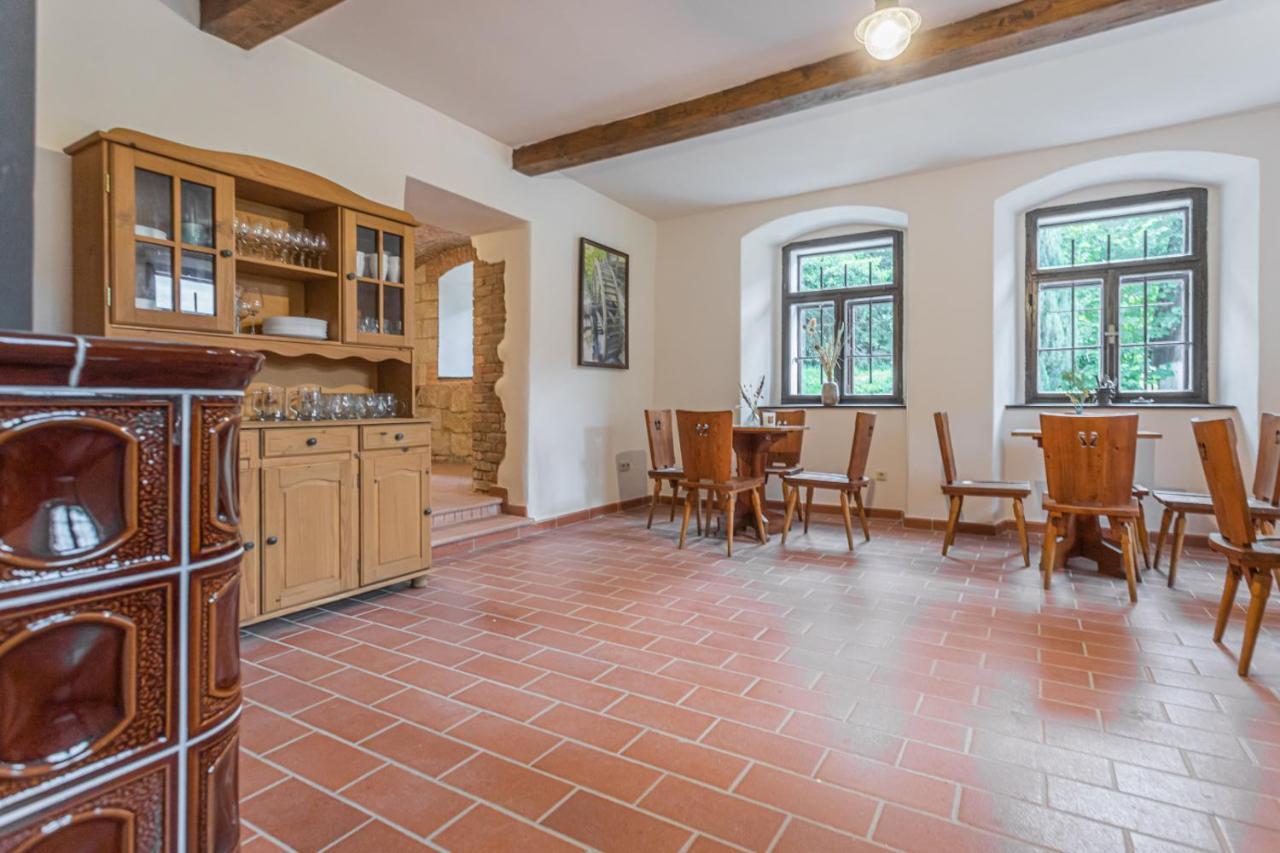 Buskovsky Mlyn 1580 Dolní Bousov Exterior foto